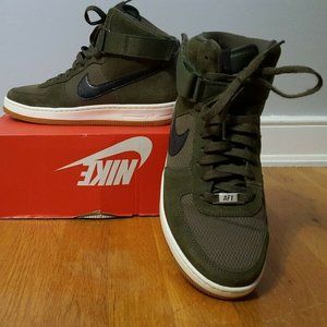 Nike W Air Force 1 Ultraforce Mid Women's Shoe